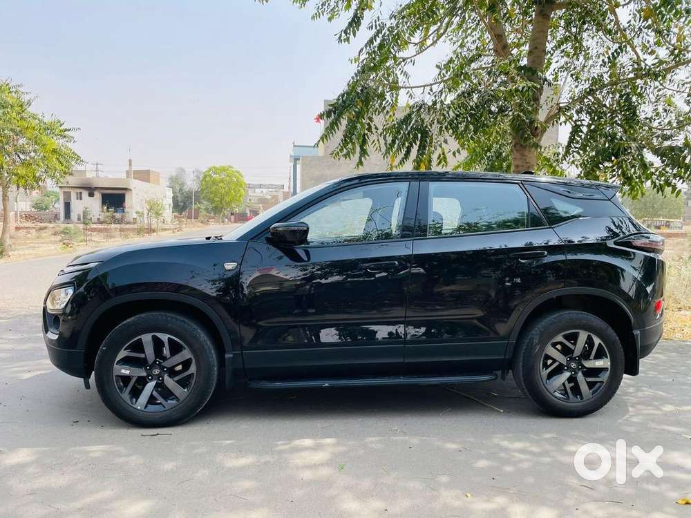 Harrier Top Model September 2023 Dark Edition