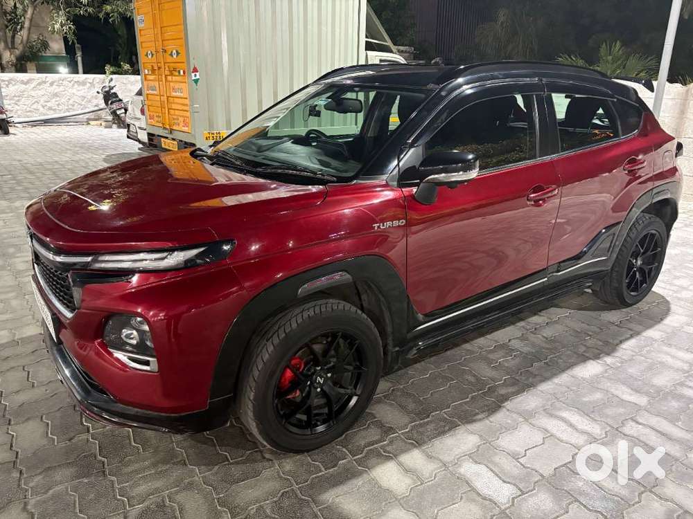 Taisor 2024 Toyota Urban Cruiser V 1.0l At Turbo Dual Tone