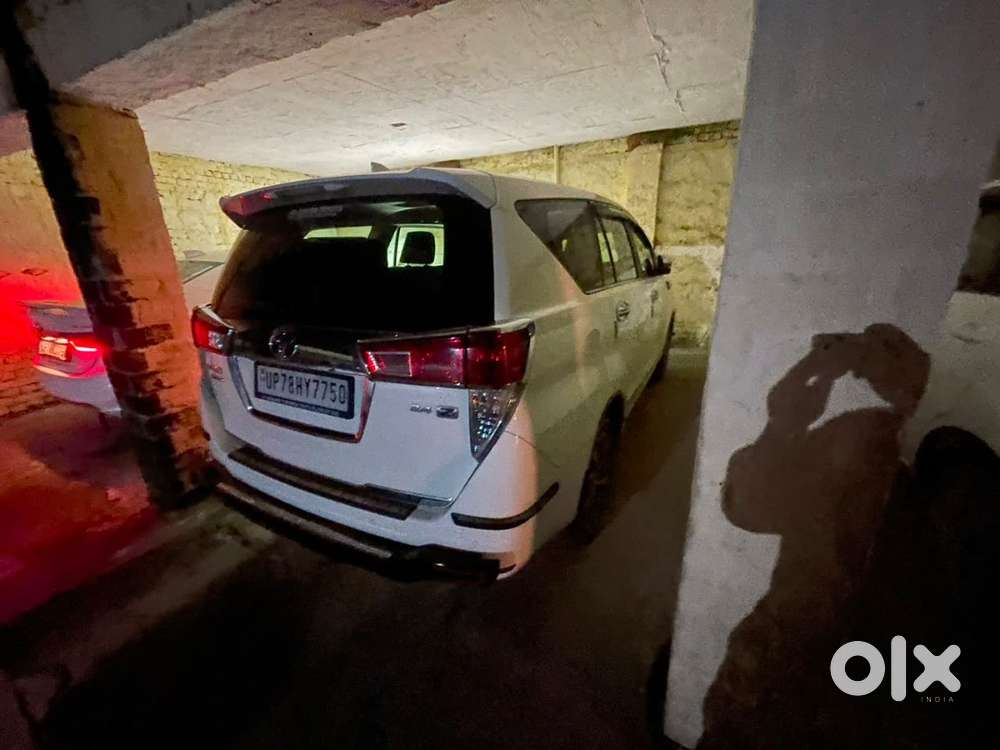 Toyota Innova Crysta 2024