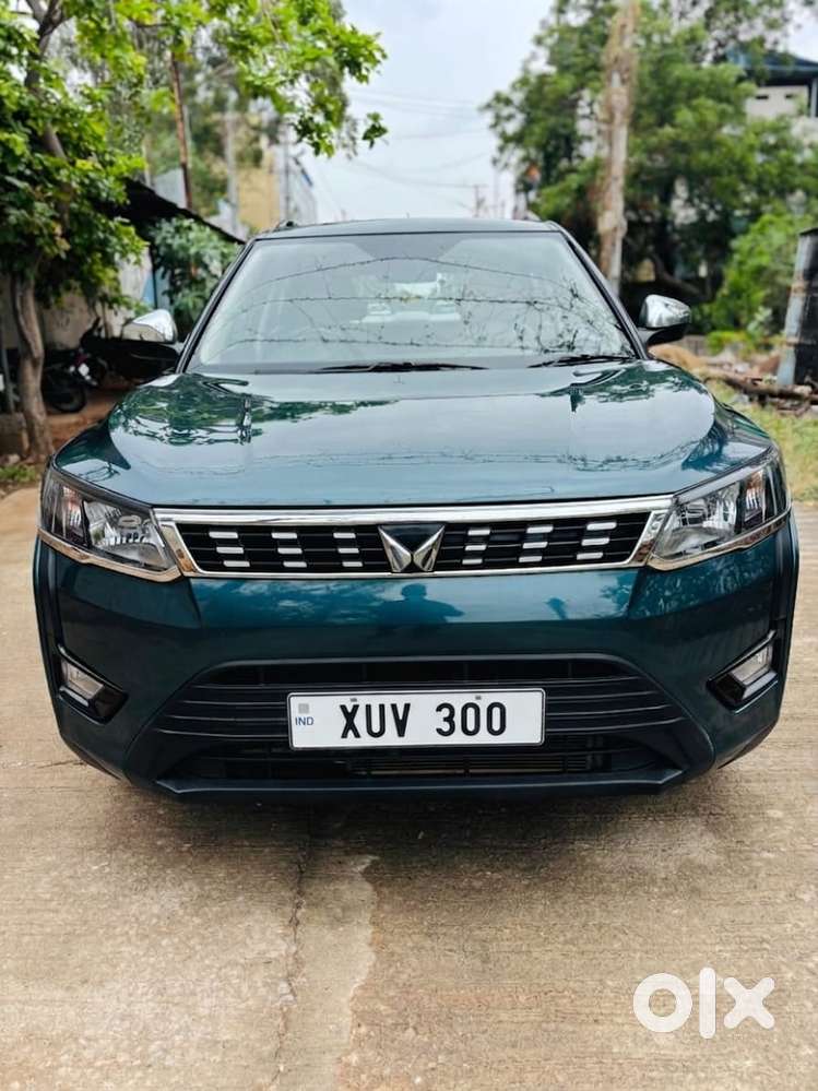 Mahindra Xuv300 W6, 2023, Petrol