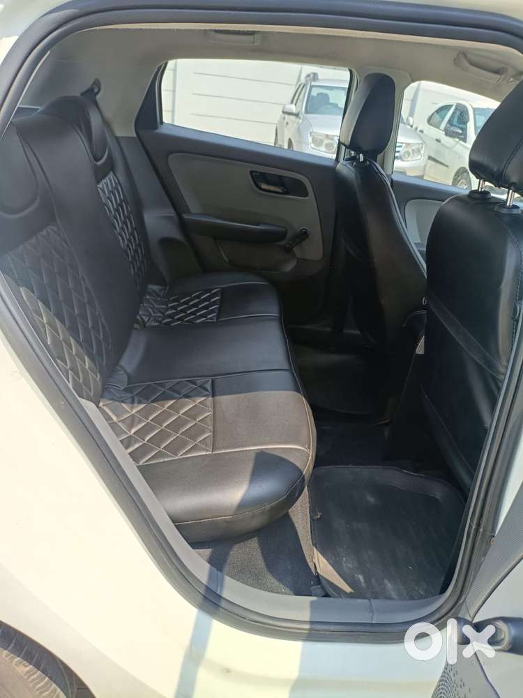 Tata Altroz 1.2 Xe, 2020, Petrol