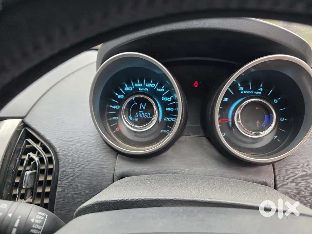 Xuv 500 With Sunroof Well Maintain