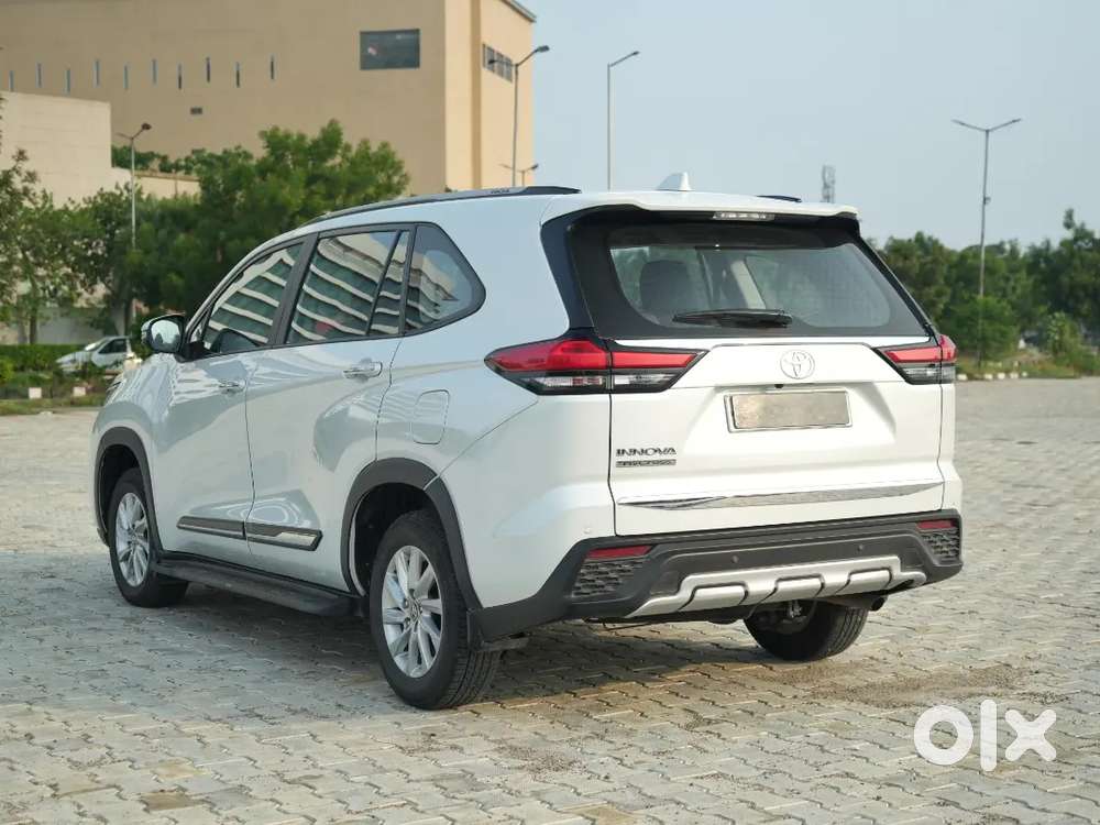 Toyota Innova Hycross Gx 2024 8 Seater