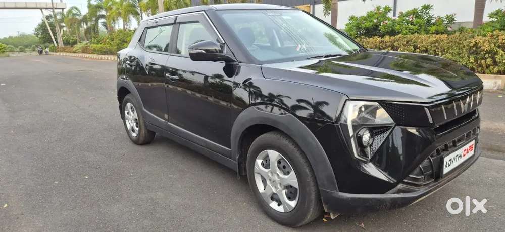 Mahindra Xuv 3xo 2025 Petrol 14000 Km Driven