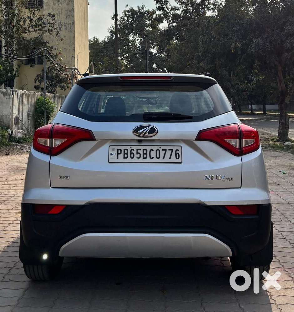 Mahindra Xuv300 W8, 2022, Petrol