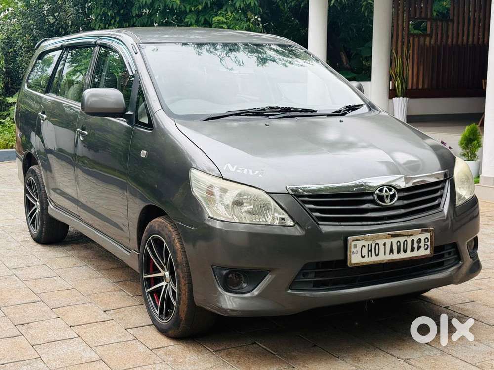 Toyota Innova 2.5 G (diesel) 8 Seater, 2012, Diesel