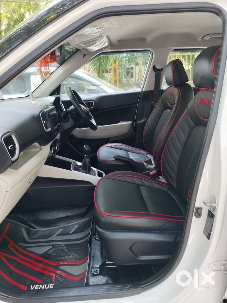 Hyundai Venue [2022-ongoing] 1.2 E, 2025, Petrol