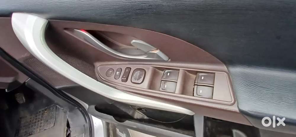 Mahindra Xuv500 At W8 Fwd, 2012, Diesel
