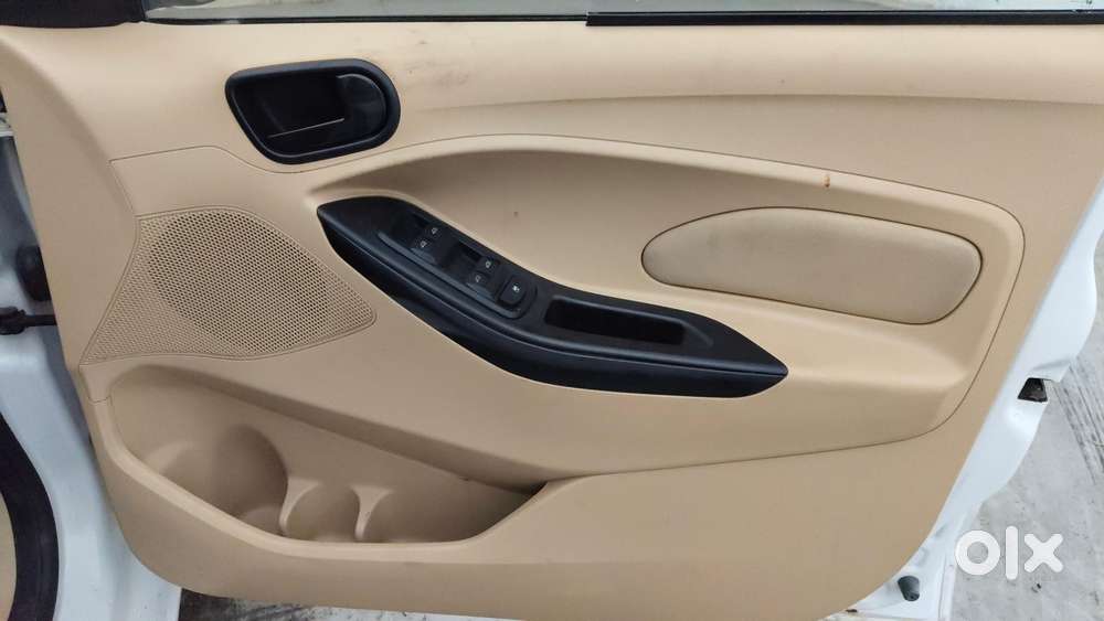 Ford Figo Aspire 1.5 Titanium Ti-vct At, 2015, Petrol