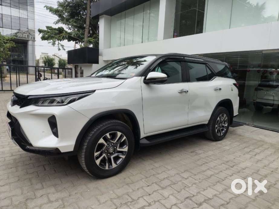 Toyota Fortuner Legender 4x4 At 2.8, 2024