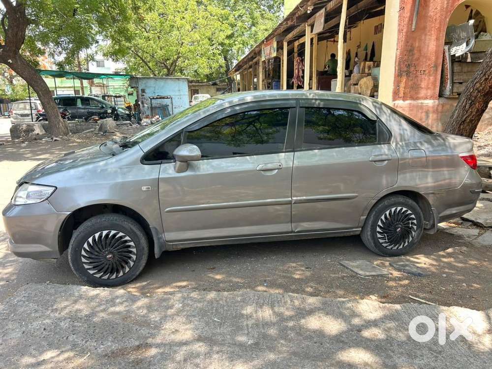 Honda City Zx 2006 Cng & Hybrids Well Maintained