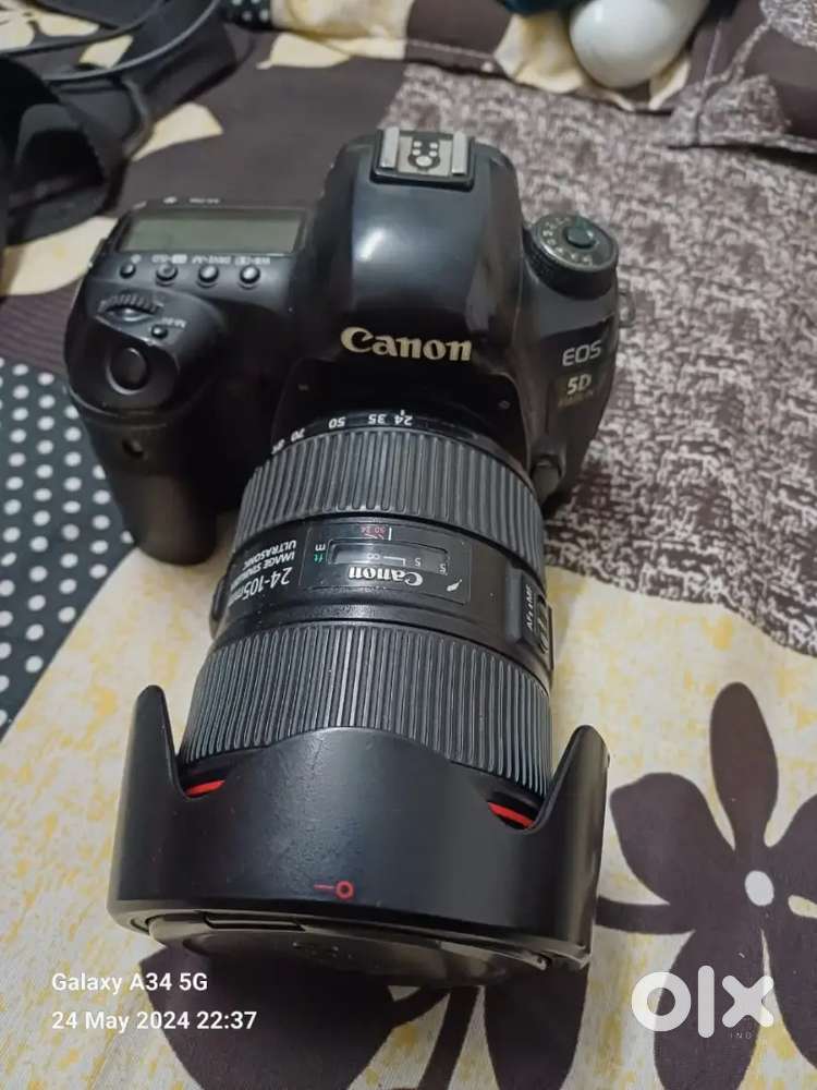 Canon 5D Mark IV and canon lens 70/200 Cameras Lenses 1816672606