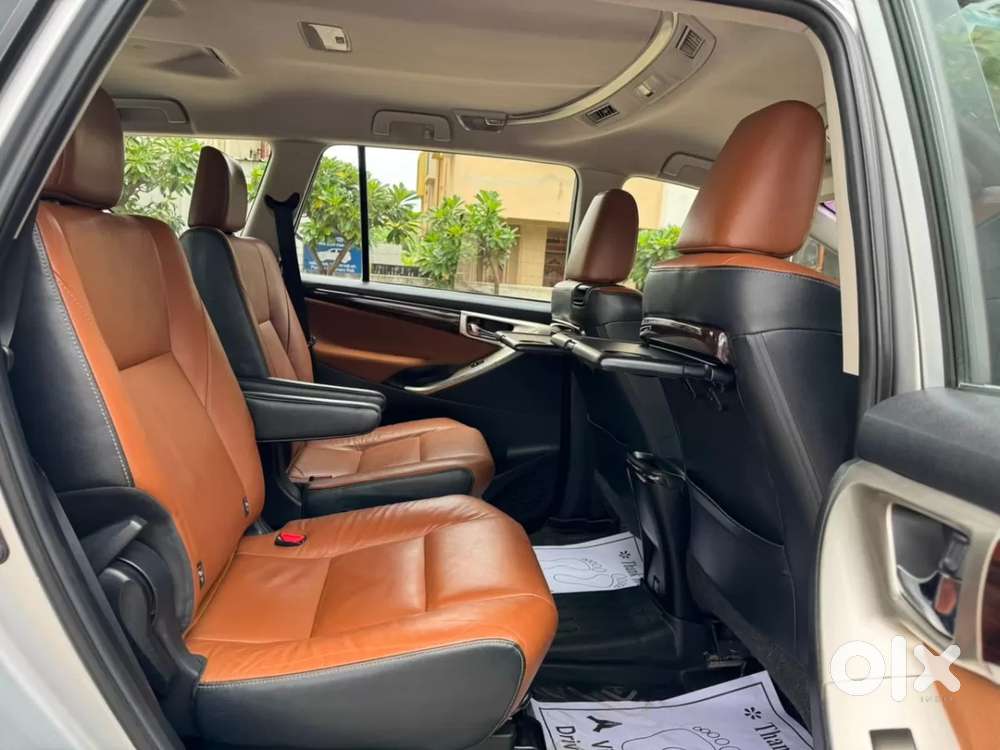 Toyota Innova Crysta 2.8 Zx At 7 Seater, 2016, Diesel