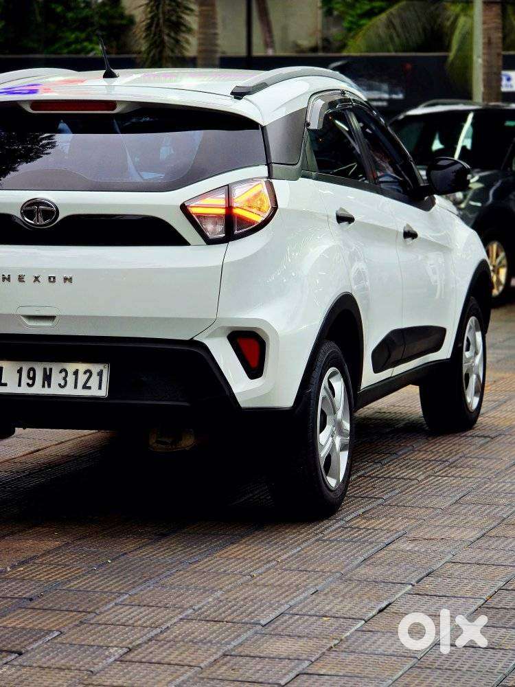 Tata Nexon 1.2 Revotron Xm (s), 2022, Petrol