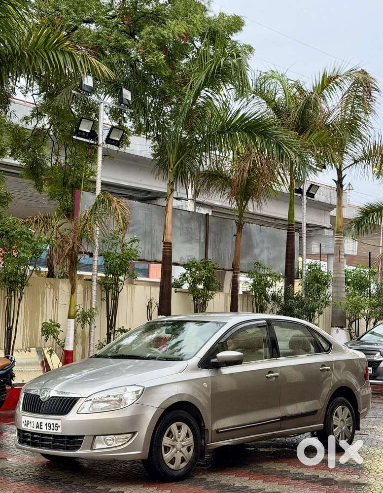 Skoda Rapid 1.6 Tdi Ambition Plus, 2013, Diesel