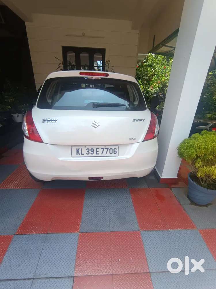 Maruti Suzuki Swift 2013 Petrol 23000 Km  Zxi  Abs