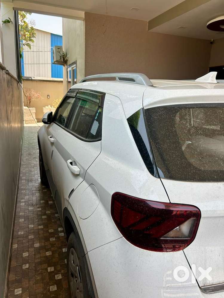 Hyundai Venue 2022 Petrol Well Maintained