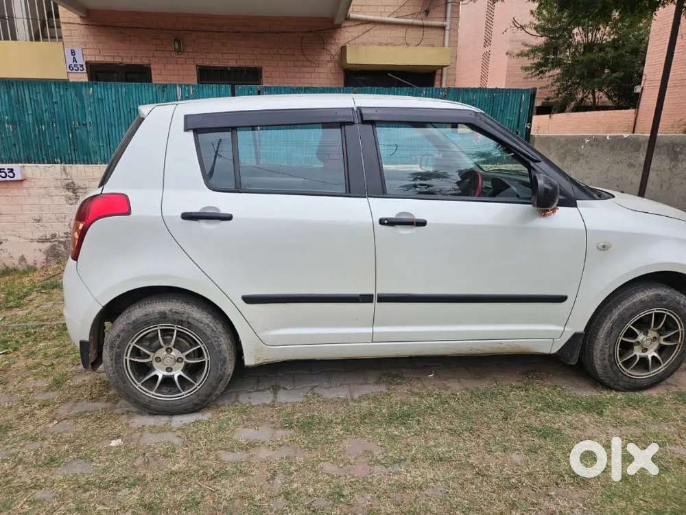 Maruti Suzuki Swift 2010 Petrol 65000 Km Driven