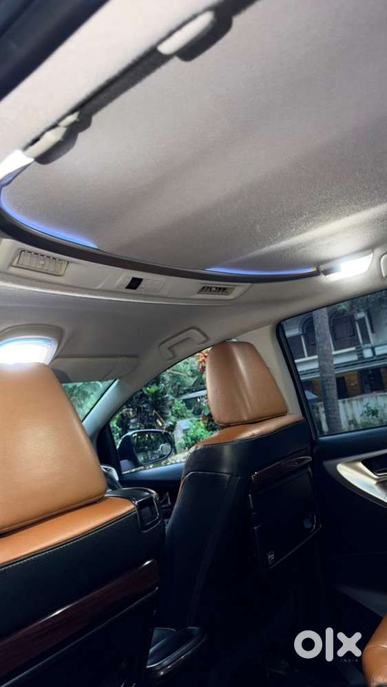Toyota Innova Crysta 2.8z 2016