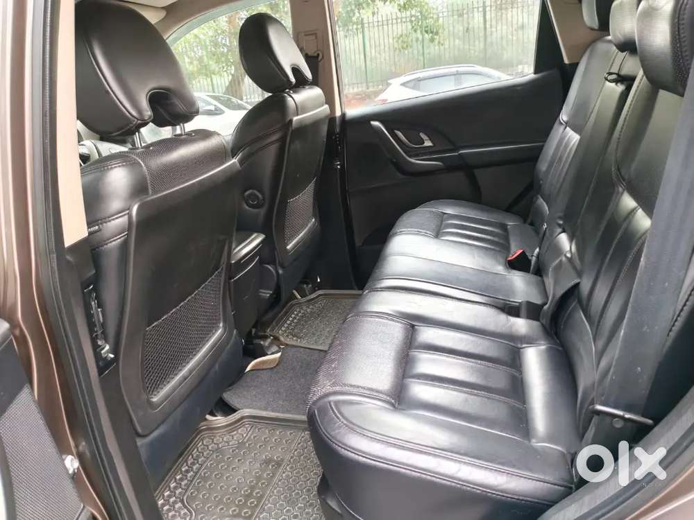 Mahindra Xuv500 W10 Brand New Car Condition