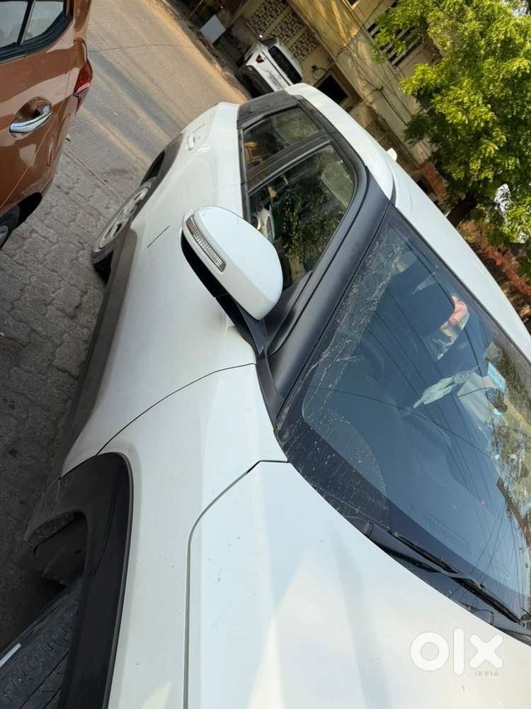 Maruti Suzuki Brezza 2023 Petrol 80000 Km Driven