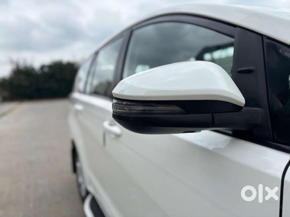 Toyota Innova Crysta