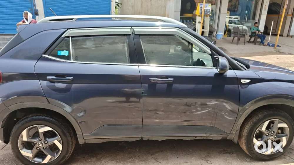 Hyundai Venue 2021, Cng & Hybrids, 70000 Km Driven,well Maintained