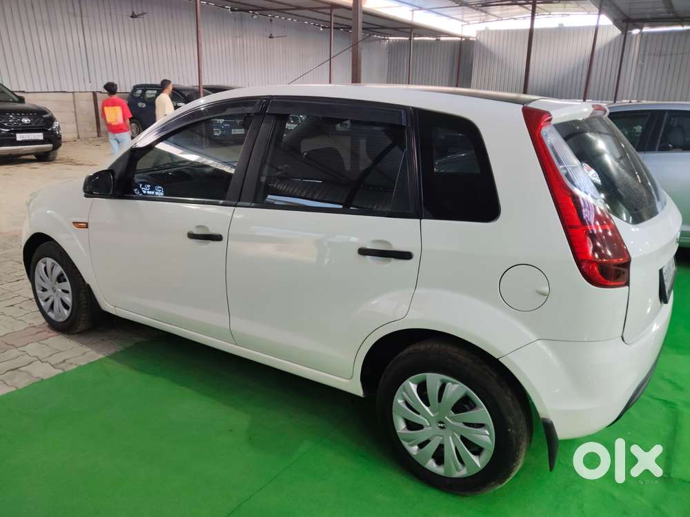 Ford Figo 1.2p Ambiente Mt, 2013, Petrol