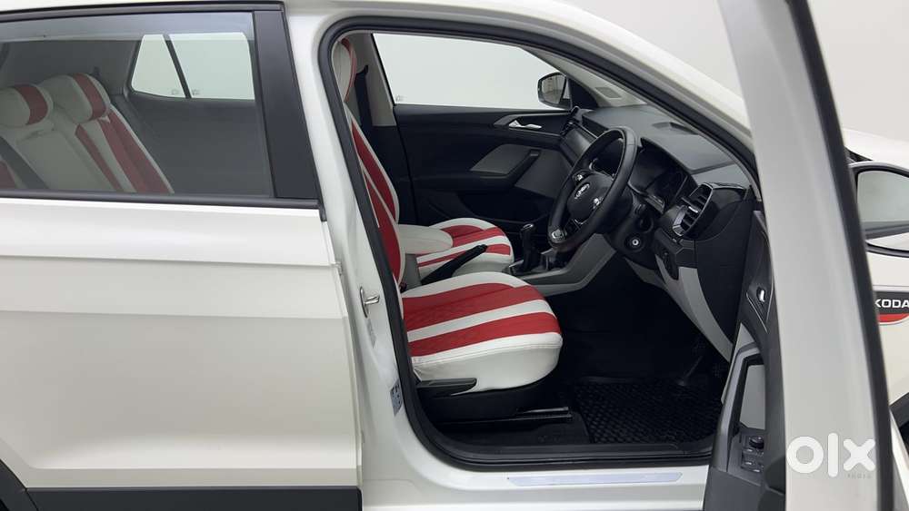 Skoda Kushaq Ambition 1.0l Tsi Mt, 2023, Petrol