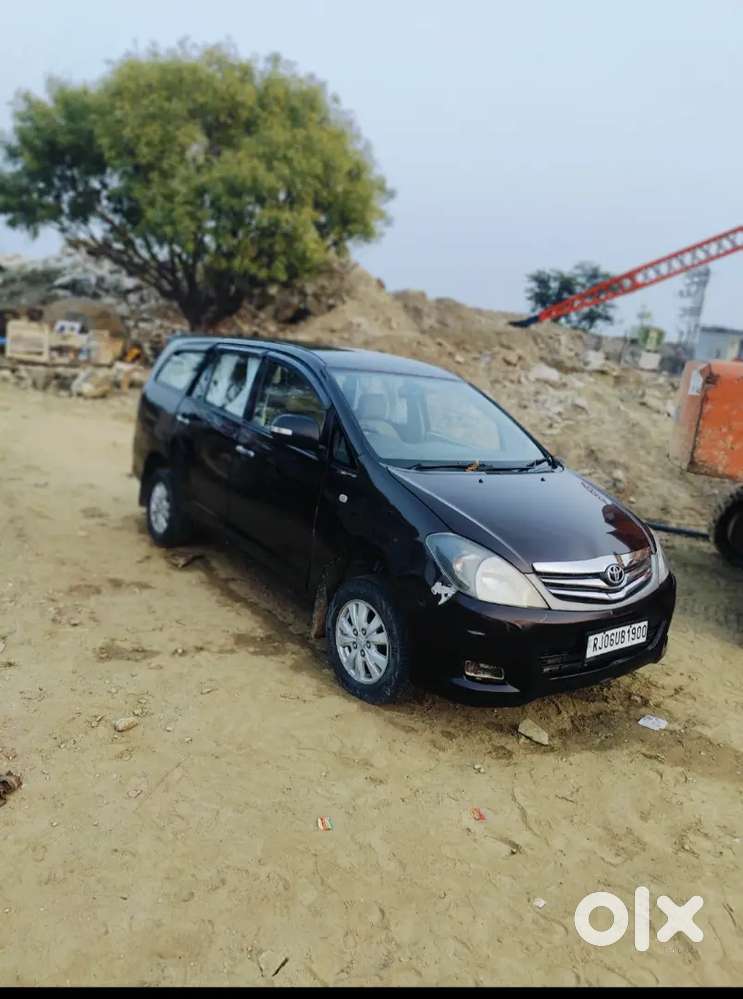 Toyota Innova 2010 Diesel 117000 Km Driven