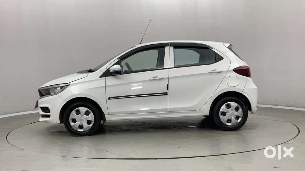 Tata Tiago 1.2 Revotron Xt Option, 2022, Petrol
