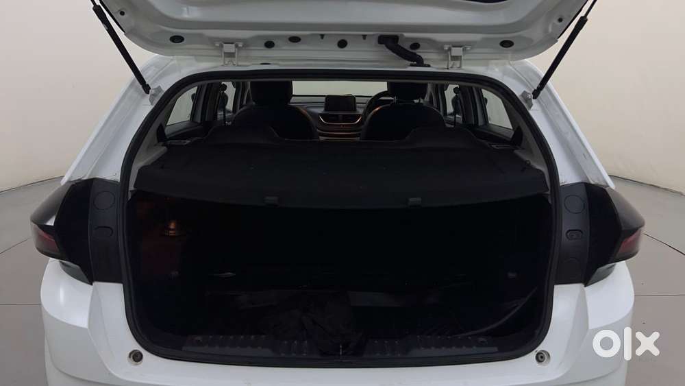 Tata Altroz 1.2 Xt, 2022, Petrol