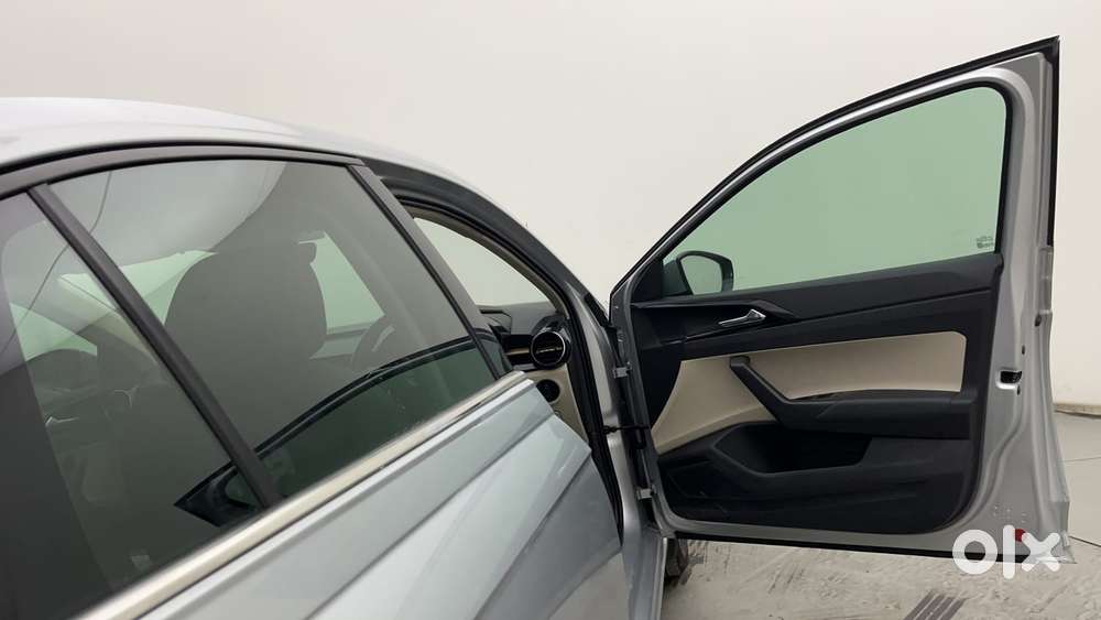 Skoda Slavia Style 1.0l Tsi At, 2022, Petrol