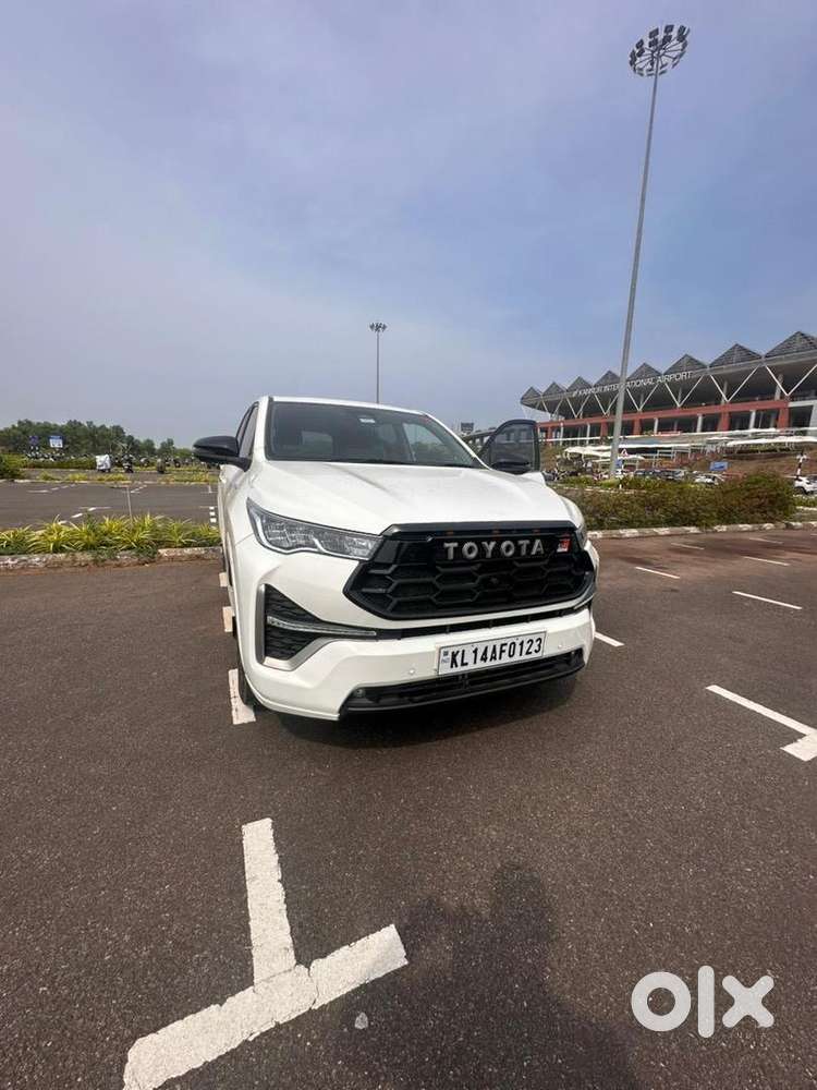 Toyota Innova Hycross 2024 Petrol Well Maintained