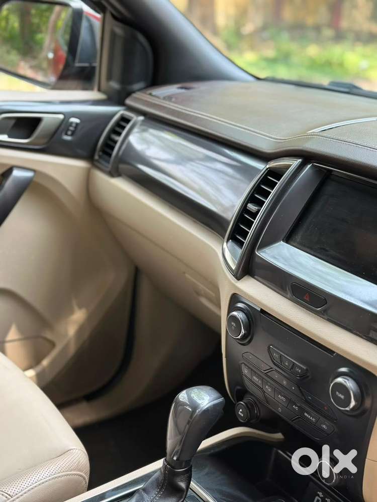 Ford Endeavour 3.2l (4wd) At Titanium - Immaculate / Red Colour