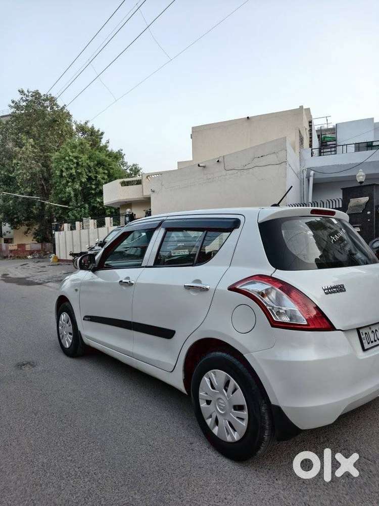 Maruti Suzuki Swift Lxi Optional-o, 2012, Cng & Hybrids