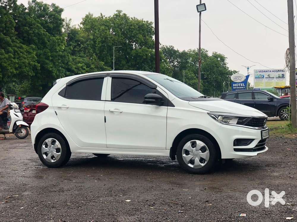 Tata Tiago 1.2 Revotron Xt (o), 2022, Petrol