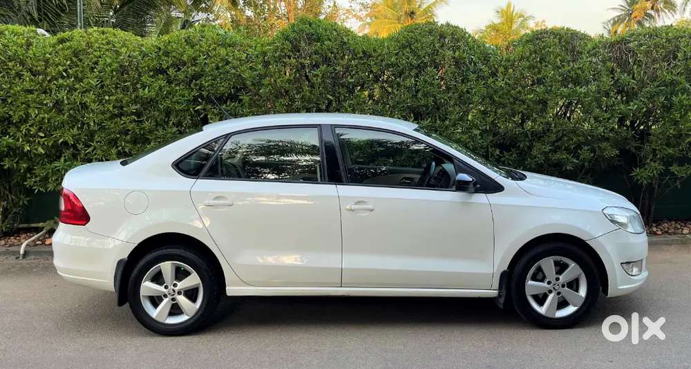 Skoda Rapid 1.5 Tdi 2016 Automatic Showroom Service All Bills Availabl