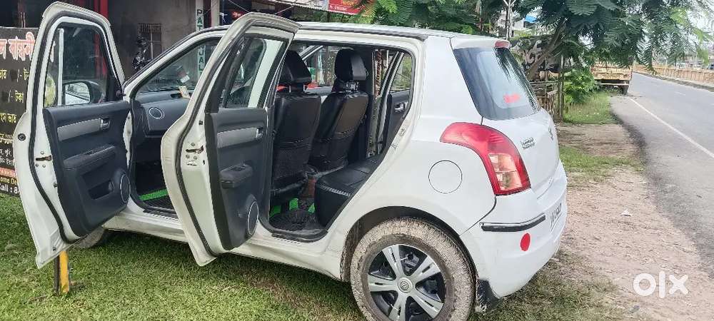 Maruti Suzuki Swift 2011 Diesel 65800 Km Driven
