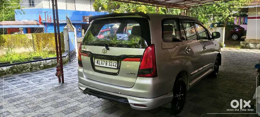 Toyota Innova 2.5 V 2010