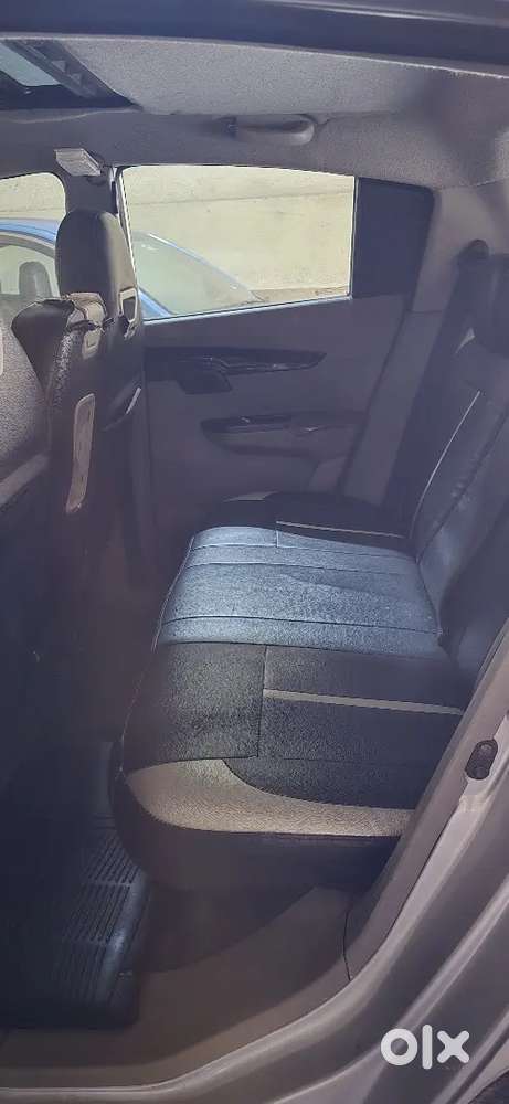 Mahindra Kuv 100 2016