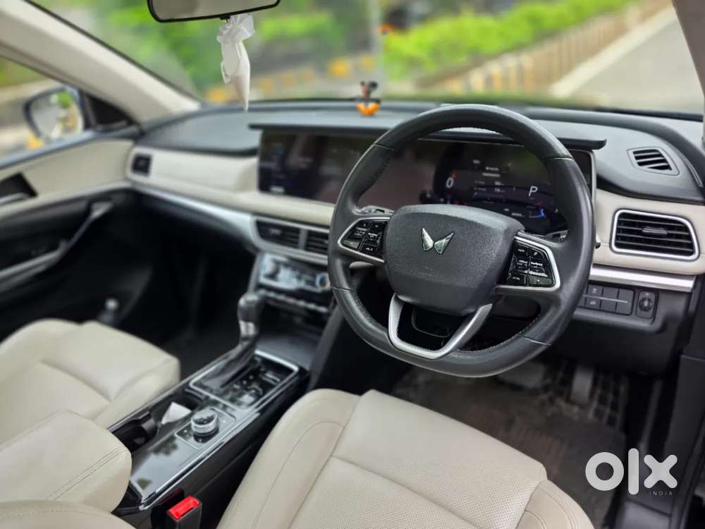 Mahindra Xuv700 2.2 Ax 7 Diesel At Luxury Pack Str, 2022, Diesel