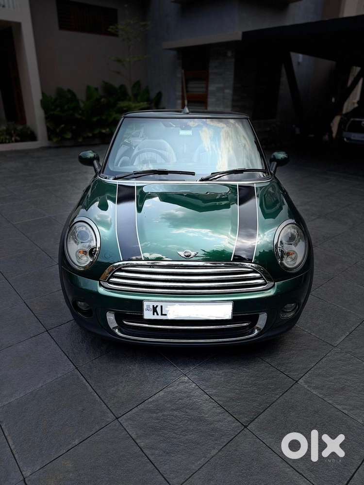 Mini Cooper Convertible (2012 Model)
