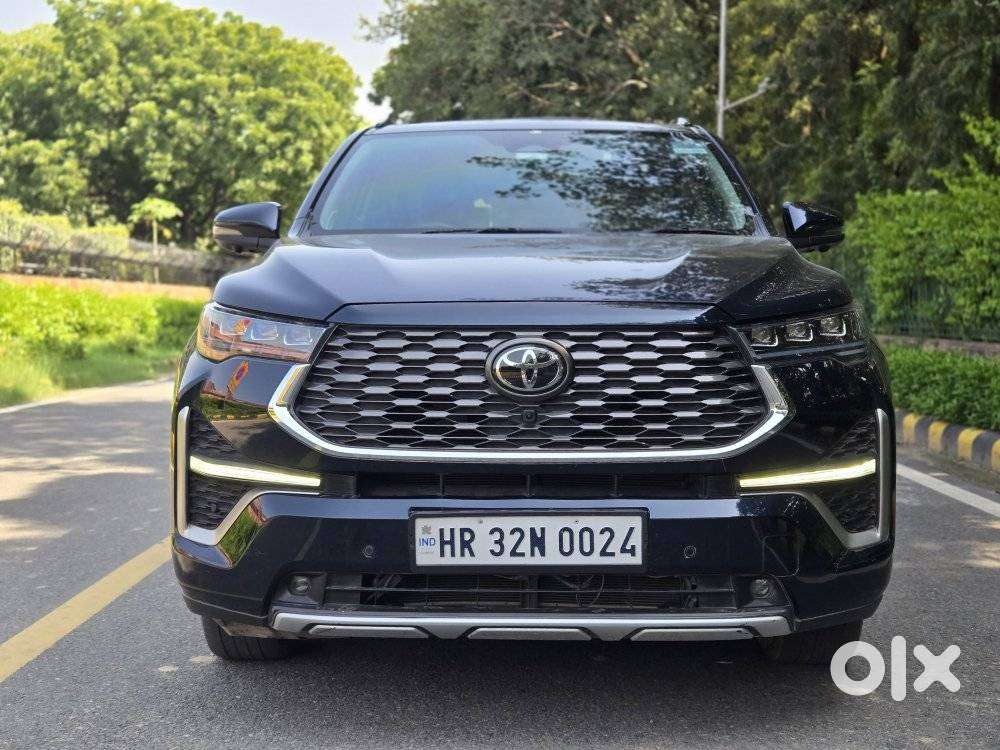 Toyota Innova Hycross 2.0 Zx (o) Hybrid 7 Str, 2024