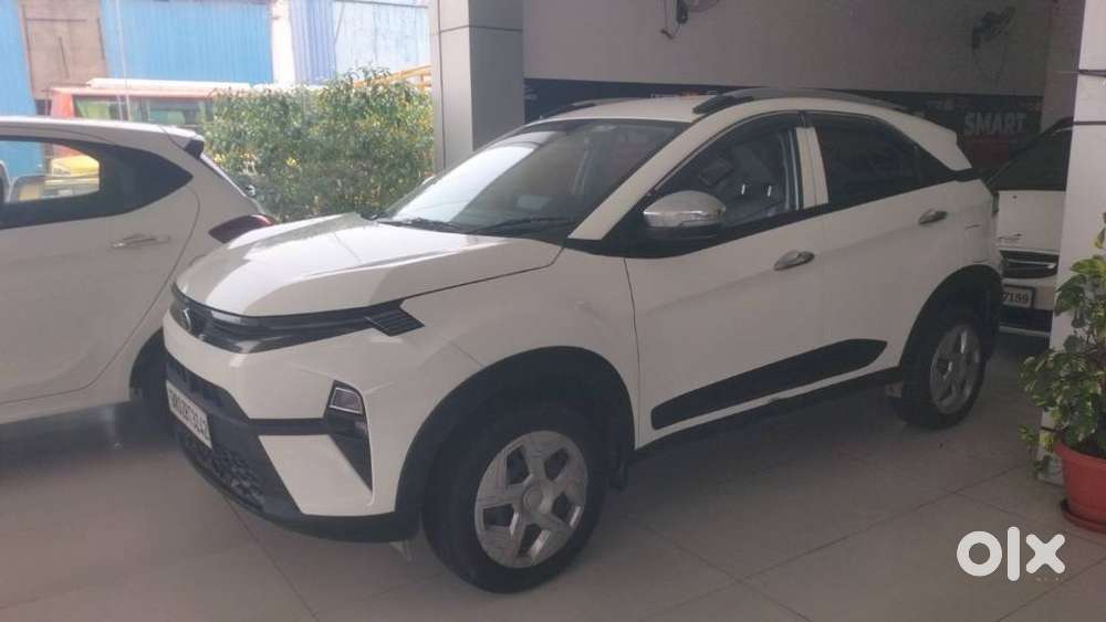 Tata Nexon Smart 1.2 Revotron Petrol 5 Mt, 2024, Petrol