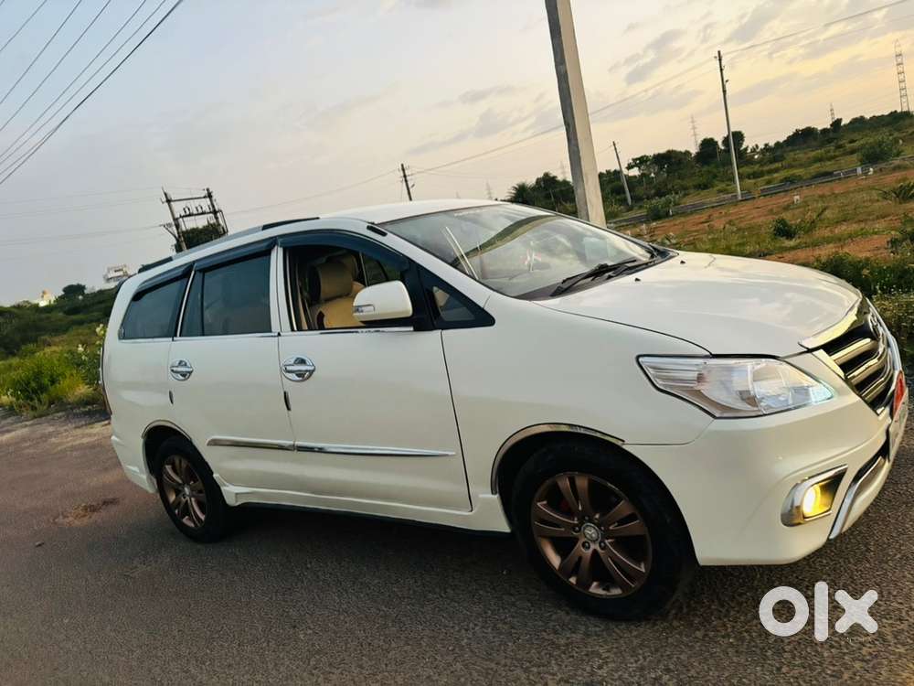 Toyota Innova 2009 Petrol Well Maintained
