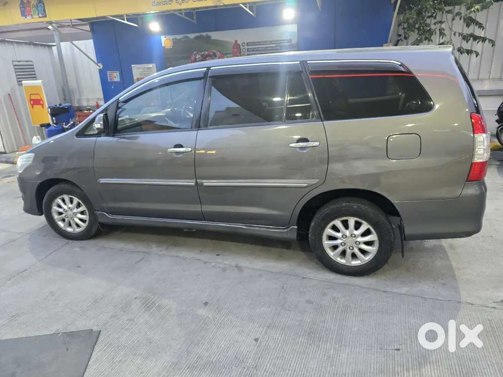 Toyota Innova 2013 V Varshan 2.5