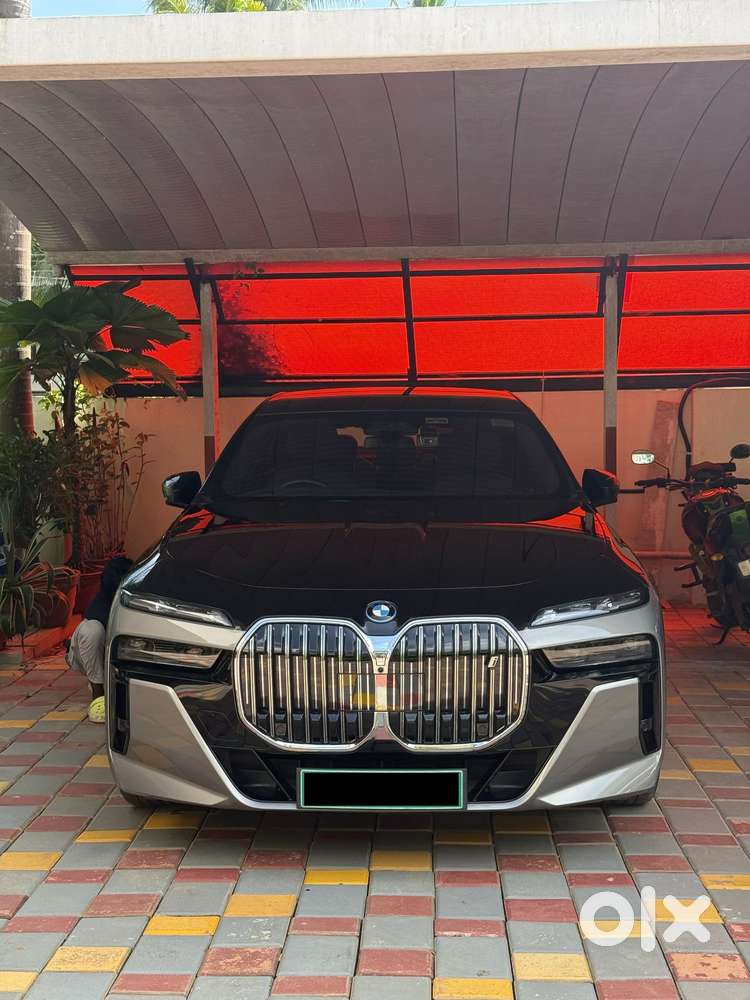 Bmw I7 Xdrive60, 2023, Electric