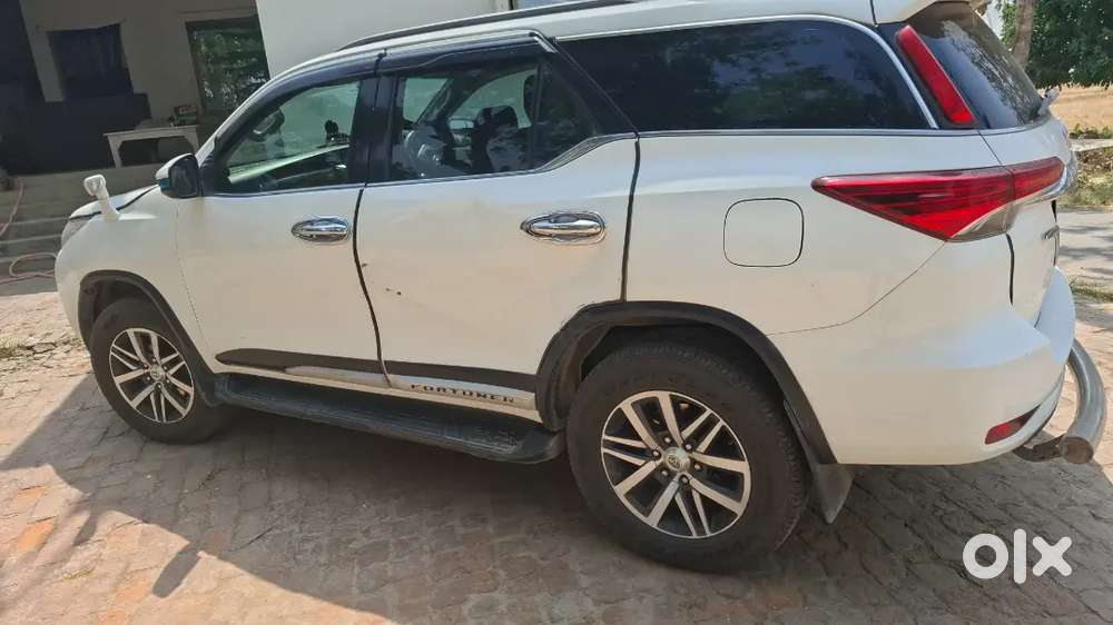 Toyota Fortuner 2018 Diesel 150000 Km Driven