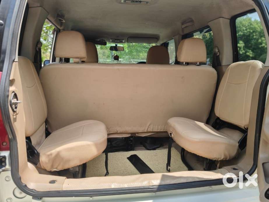 Mahindra Tuv 300 Mhawk100 T8, 2018, Petrol